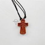 Нательный крест деревянный