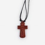 Нательный крест деревянный